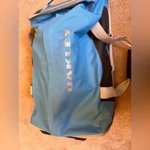 Oakley Roller Duffle Bag with retractable Handle